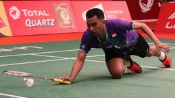 Tommy Sugiarto kalah tiga gim dengan skor 26-24 8-21 22-20. (Bola.com/Arief Bagus)
