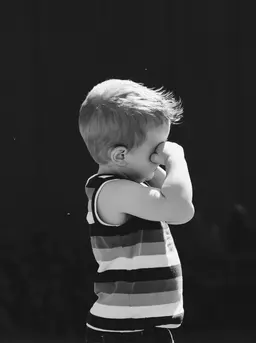 Alergi sapi menjadi tantangan orangtua karena sulitnya mencari susu yang tepat untuk anak (Foto: Unsplash.com/Kelly Sikkema)