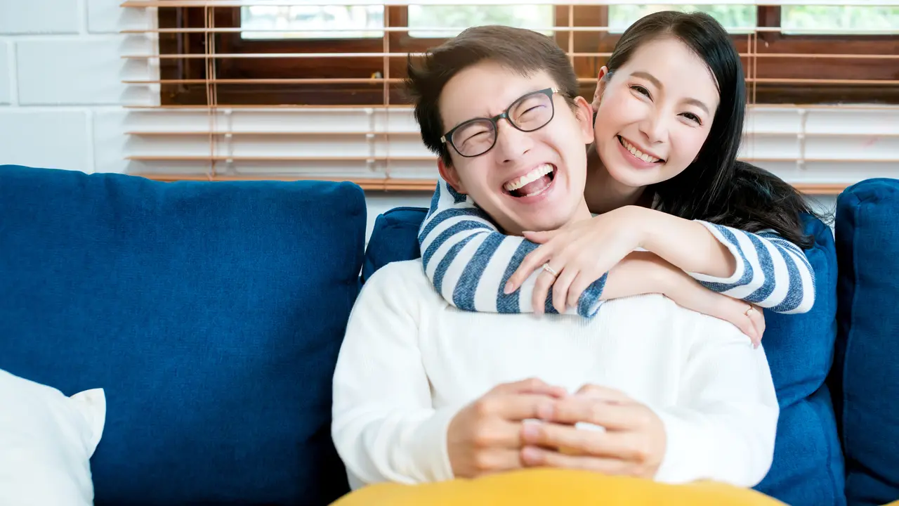 couple juli perhatian