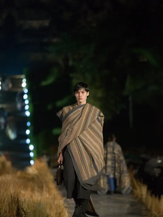 Setiap tahunnya, Edward Hutabarat berusaha konsisten menghadirkan karya-karya bernapaskan kebudayaan. Foto: Document/Edward Hutabarat.