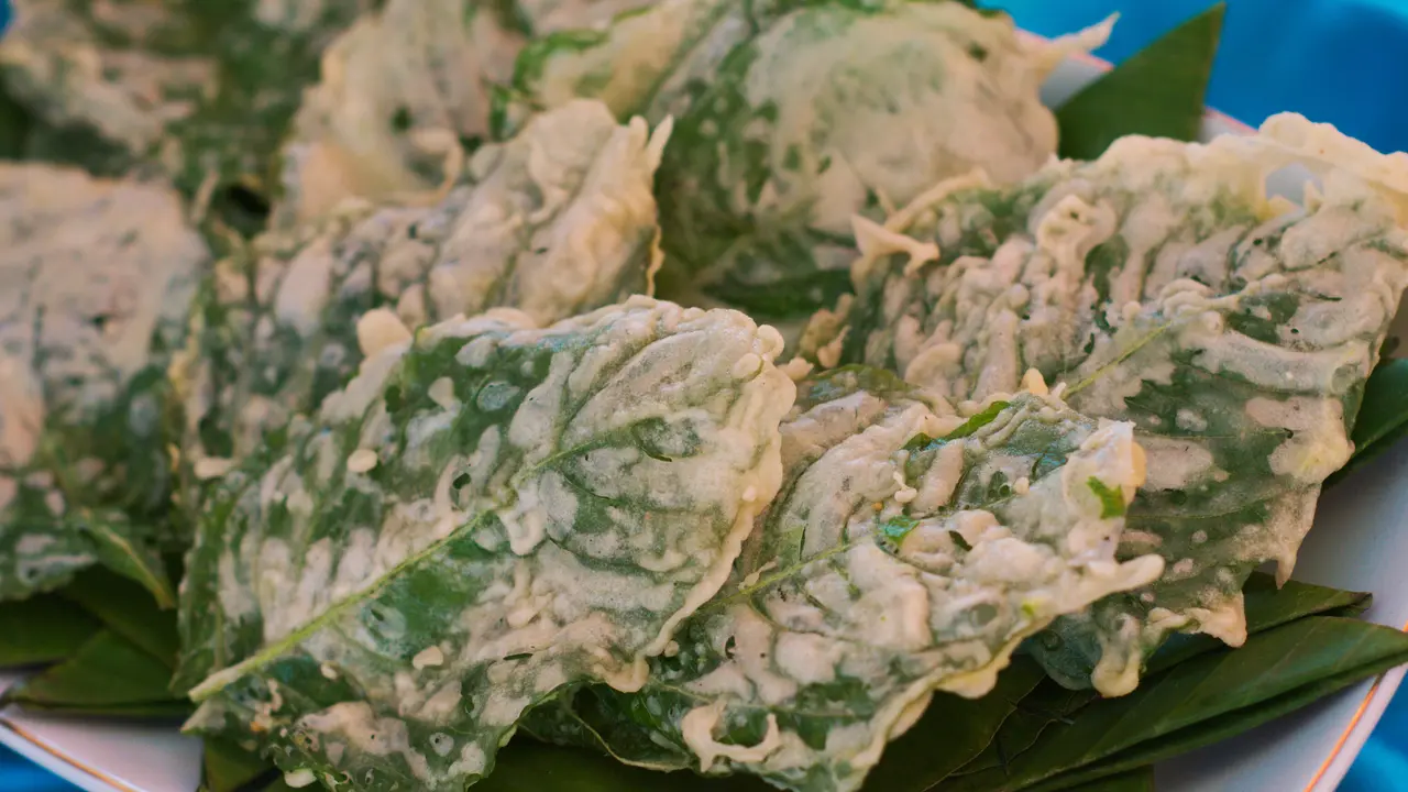 Keripik daun bayam