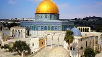 Masjid Al-Aqsa, Yerusalem dipercaya sebagai tempat Rasulullah naik ke surga dalam peristiwa Isra Mi'raj.