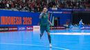 Pemain Timnas Futsal Indonesia, Reza Gunawan melakukan selebrasi setelah mencetak gol ke gawang Vietnam dalam laga perempat final Piala Asia Futsal 2026 di Indonesia Arena, Senayan, Jakarta, Selasa (03/02/2026). (Bola.com/Bagaskara Lazuardi)