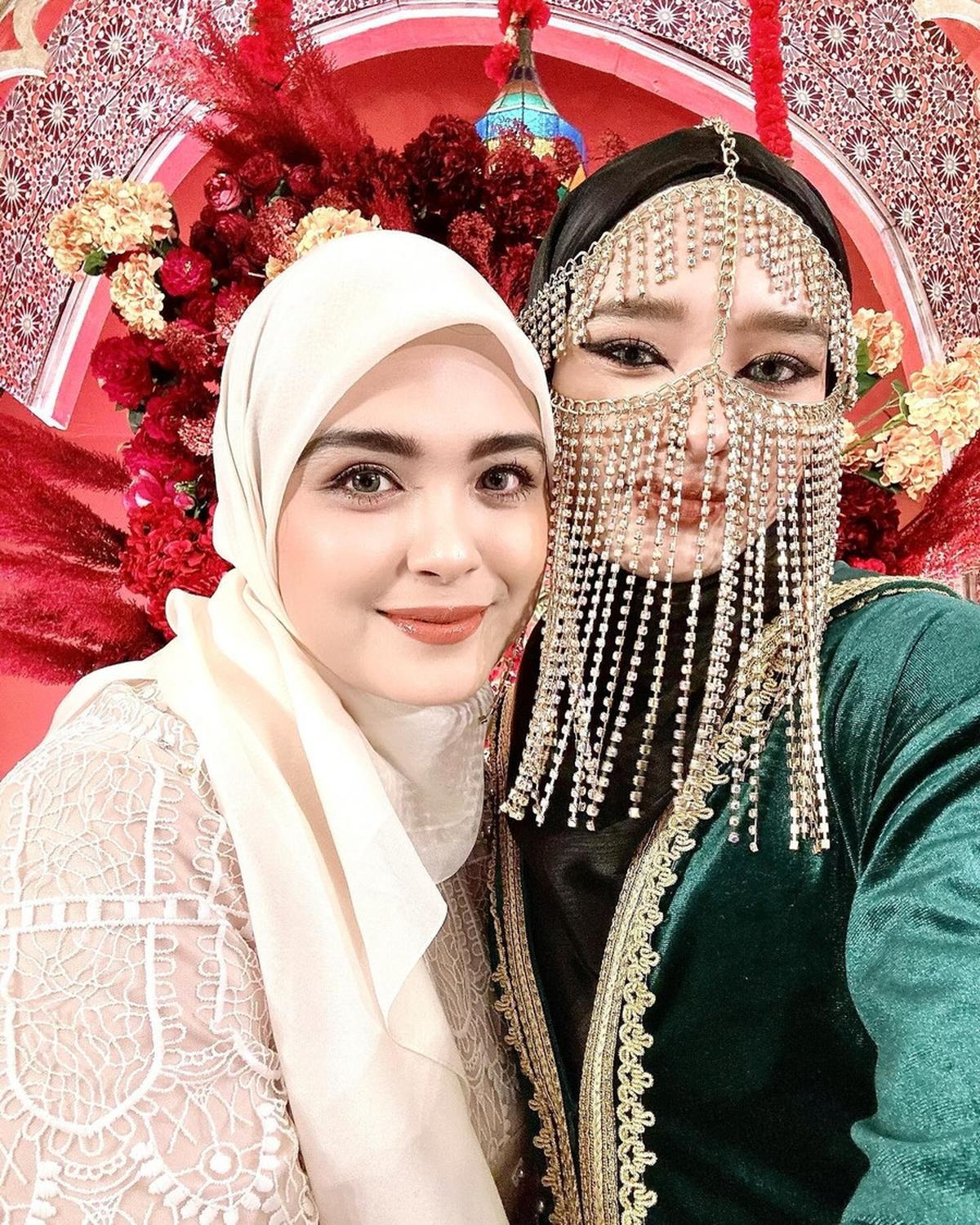 Bersama Vebby Palwinta