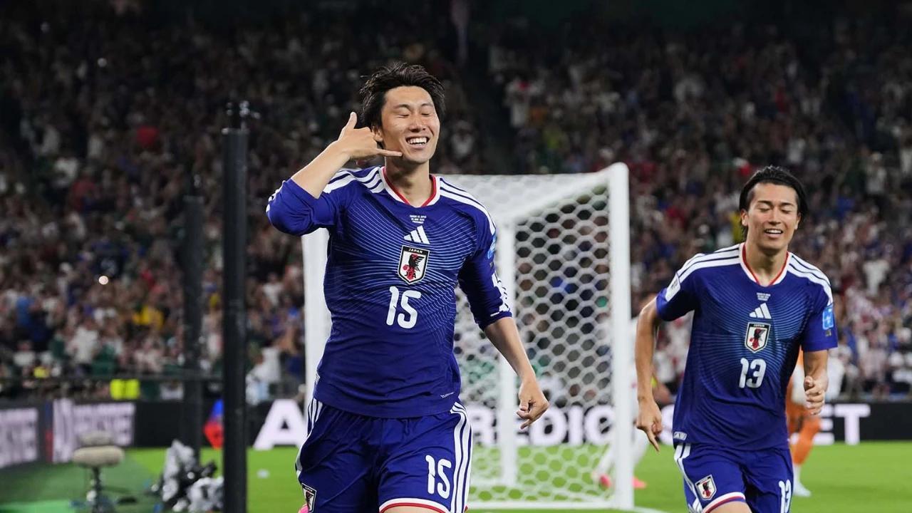 FOTO: Jepang Lolos ke 32 Besar Usai Hajar Tunisia