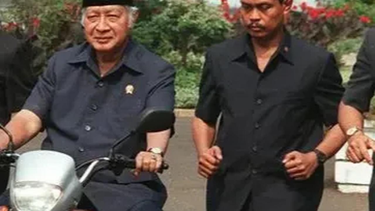 'Sik' yang dimaksuk Soeharto adalah 'dulu' jadi harusnya tahan dulu atau tahan diri. Artinya kasus tersebut jangan diteruskan.