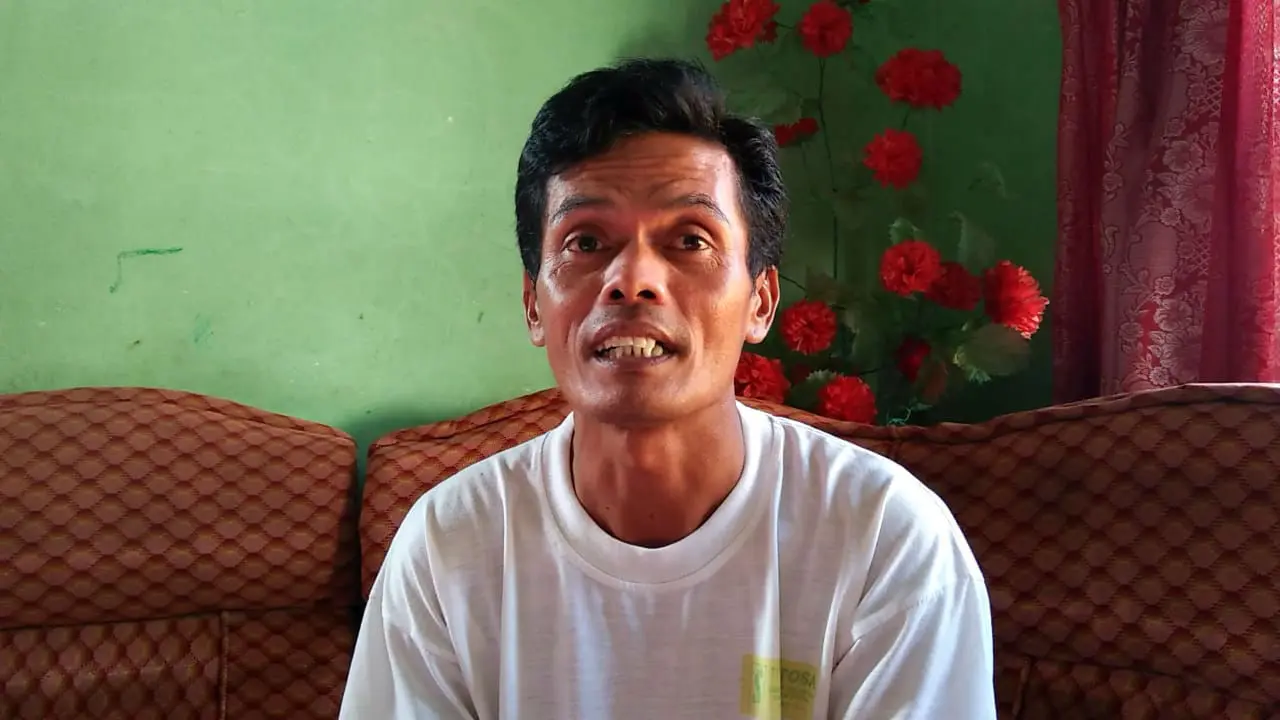 Cita-Cita Mulia Dadang, Pria Dalam Sampul Bungkus Rokok Indonesia