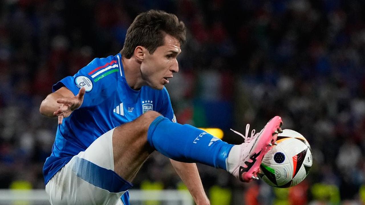 Terungkap, Ini Penyebab Arne Slot Kerap Cadangkan Federico Chiesa