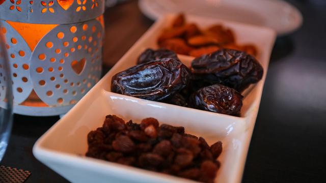 Ilustrasi kurma muda kering