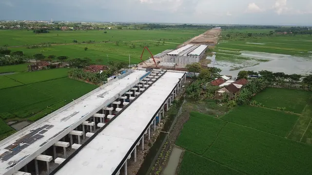 Proyek Jalan Tol Semarang-Demak