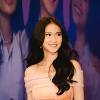 Gaun Harleyava Princy di gala premier Rangga & Cinta curi atensi, hasil tangan sendiri. [@harleyavaprincy].