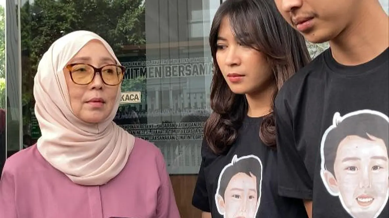 Keluarga besar Tamara Tyasmara dan Dante.