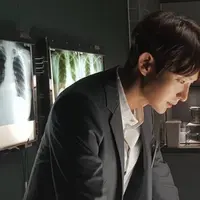 Banyak hal tak terduga menjadi seorang aktor ketika memerankan sebuah karakter. Seperti yang dialami oleh aktor Korea bernama Lee Jun Ki. Setiap penampilannya, ia memang selalu membuat penonton terpesona. (Instagram/actor_jg)