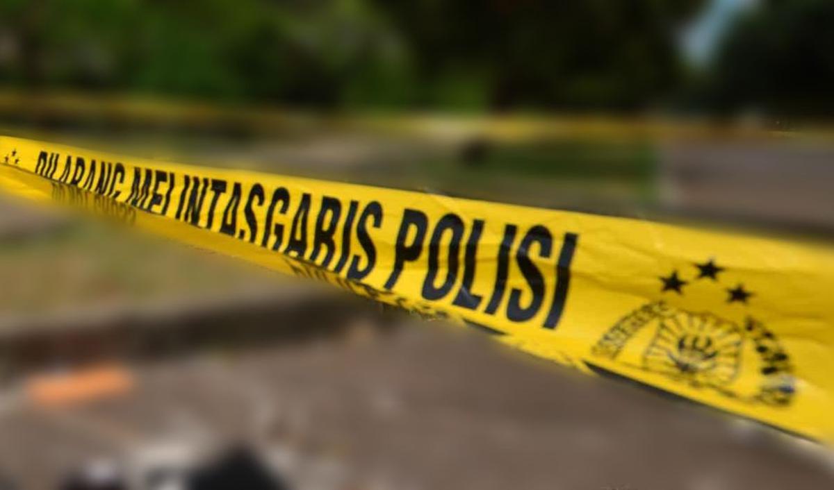 Menurutnya, empat pelaku berinisial JBT, MN, HT dan VS dijerat dengan dua pasal yakni pasal 332 KUHP dan pasal pasal 10 UU TPKS.&nbsp;<br>