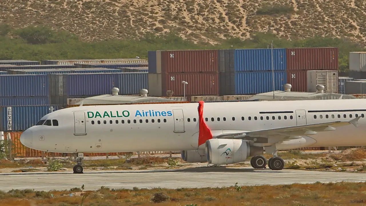 Bom meledak di dalam pesawat Daallo Airlines di Somalia