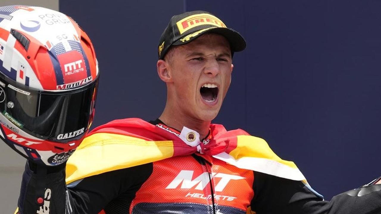 Para pembalap MotoGP merasa bingung dengan upaya Dorna yang seolah menghalangi perkembangan karier para pembalap dari Italia dan Spanyol.
