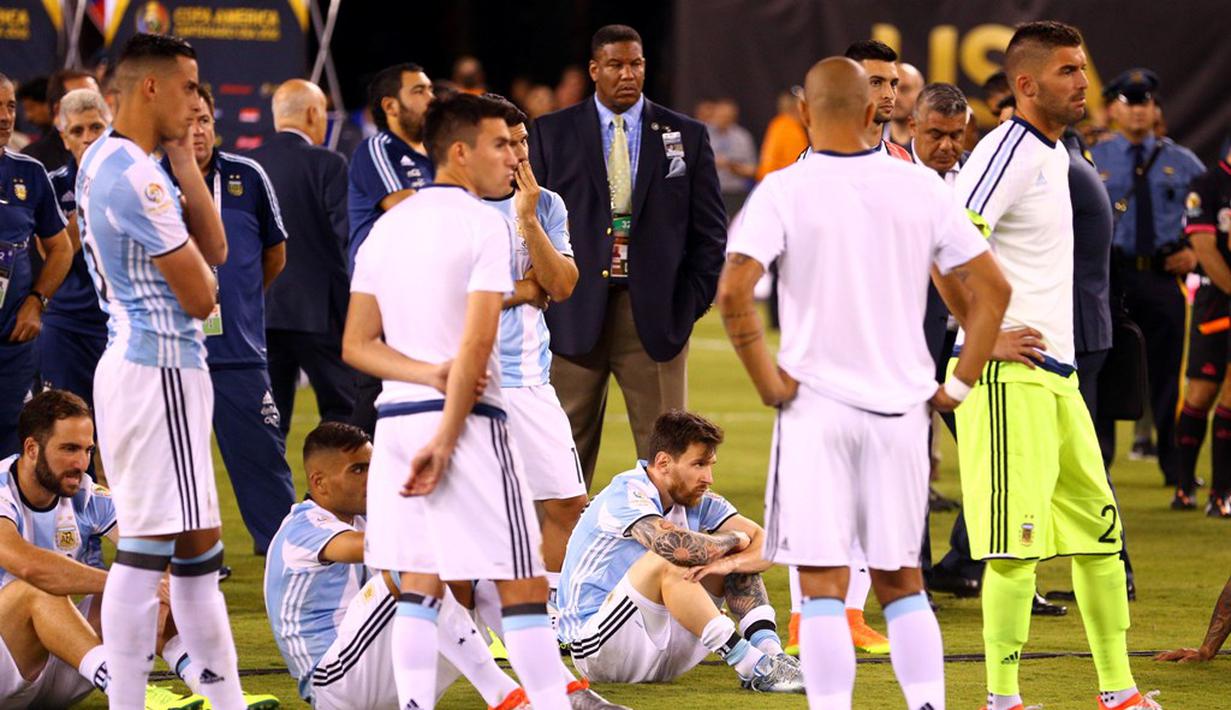 Lionel Messi memutuskan untuk mengundurkan diri dari timnas Argentina usai gagal membawa negaranya menjadi juara pada Copa America Centenario 2016. (Reuters/Brad Penner-USA Today Sports)