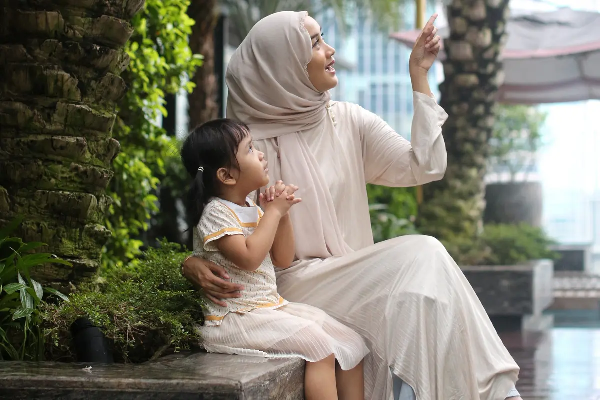 Ilustrasi ibu dan anak