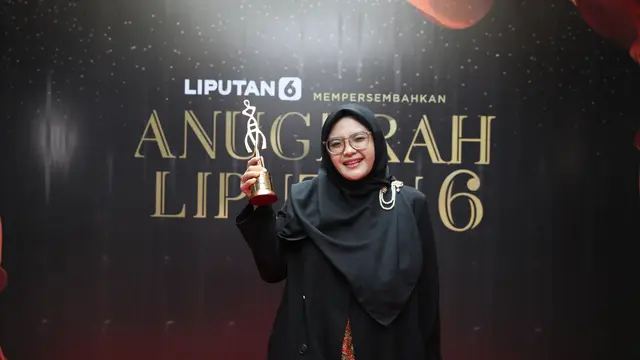 Findy Oktavian Raih Piala Anugerah Perempuan Hebat 2025, Berdayakan Perajin Lewat Daster