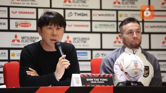 Shin Tae-yong dan Marc Klok