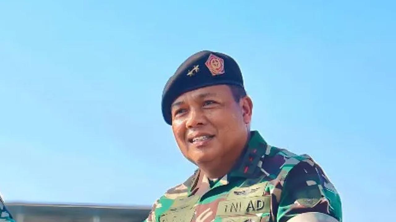 Mayjen TNI Dibilang Warga di Kampungnya "Orang Kuat" Sehari Sanggup Angkat 30 Galon Air
