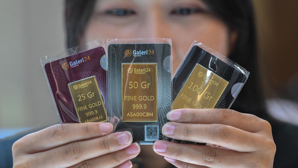 Harga Emas Antam Hari Ini 18 April 2025: Turun Rp10.000 per Gram