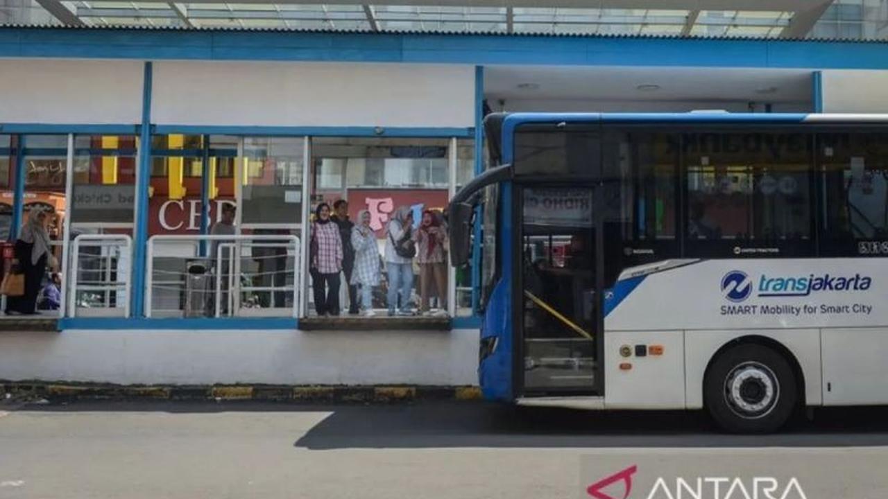 Panduan Angkutan Umum Lebaran Betawi 2026: Rute Transjakarta dan Commuter Line Menuju Lapangan Banteng
