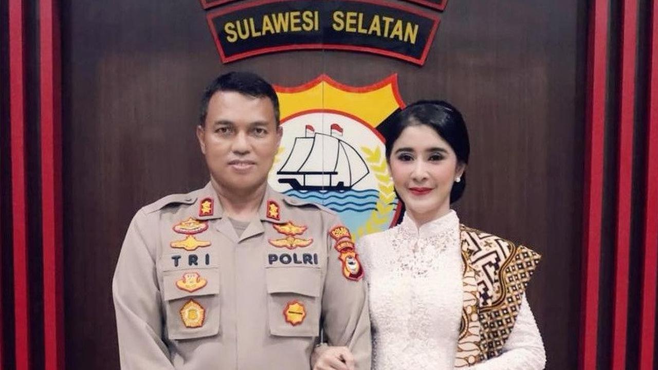 Jadi Istri Perwira Polisi, 8 Potret Kesehariaan Uut Permatasari Tampil Cantik Berdaster Sederhana di Rumah