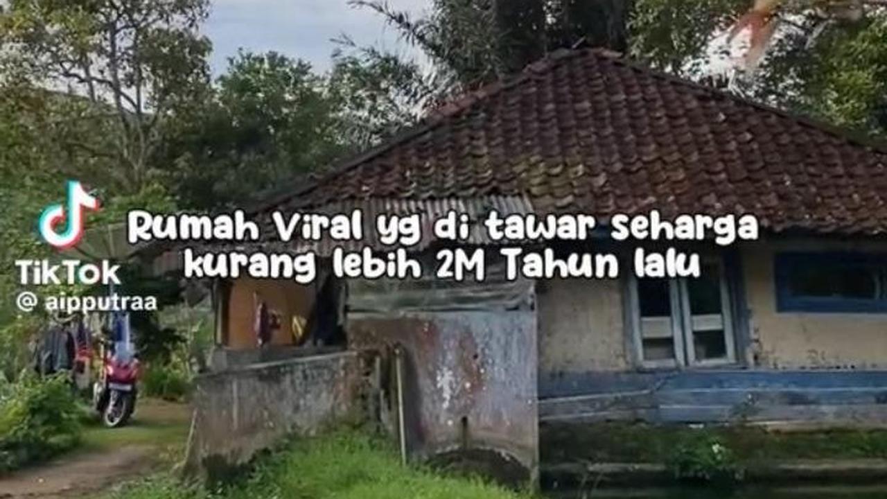 Di awal video, akun TikTok @aipputraa mengunggah tampak samping rumah ini. Ia pun menuliskan "Rumah viral yang ditawar seharga kurang lebih Rp2 M tahun lalu, sekarang gimana ya kondisinya?" ujarnya membuka video.