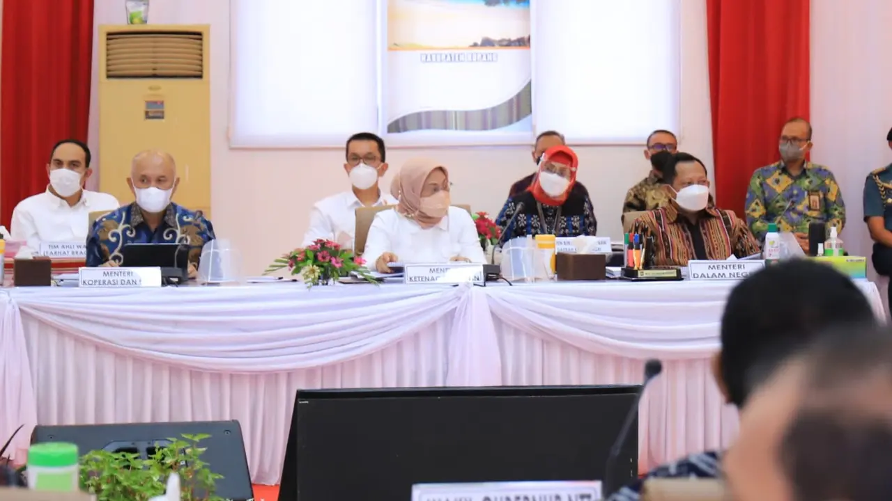 Menaker Ida Hadiri Rakor Percepatan Penanggulangan Kemiskinan Ekstrem di NTT