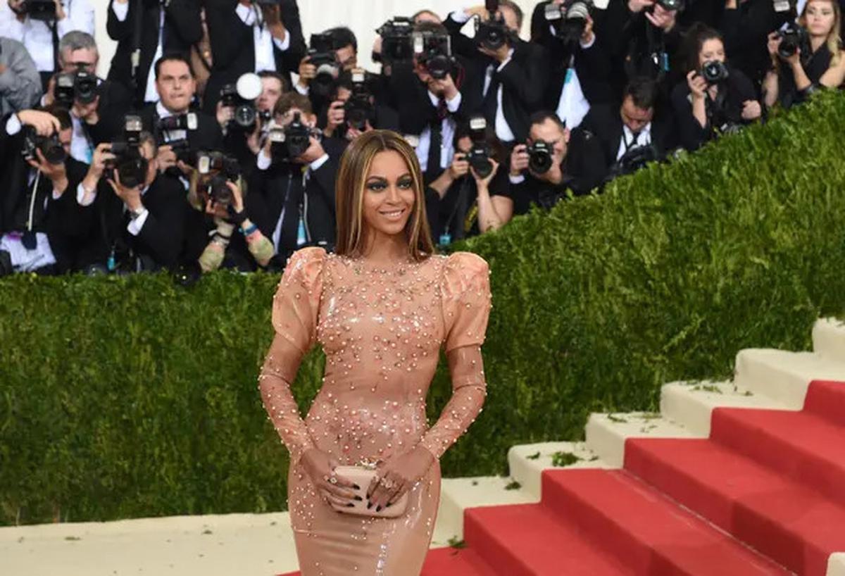 Taylor Swift dan Beyonce Siap Menghadiri Grammy Awards 2025