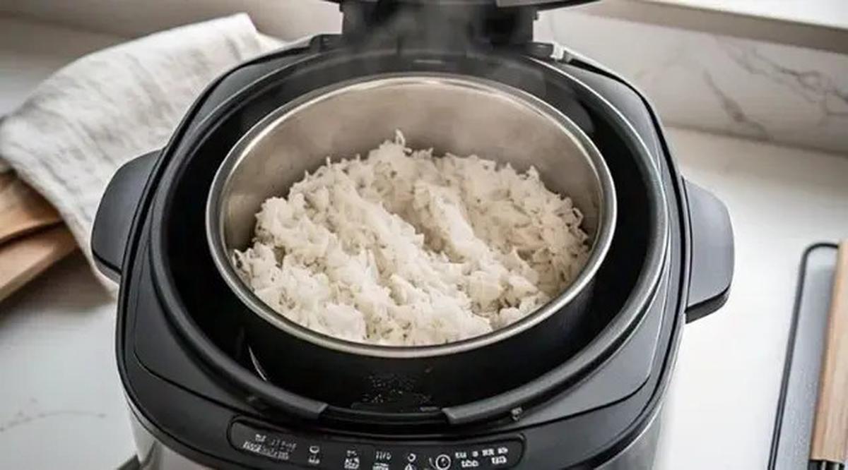 Nasi Terlalu Keras atau Lembek? Ini Cara Memasak Nasi agar Tepat dan Pulen
