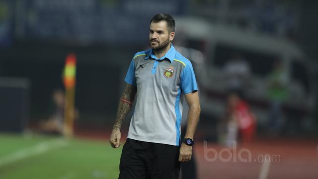 Bhayangkara FC, Simon McMenemy