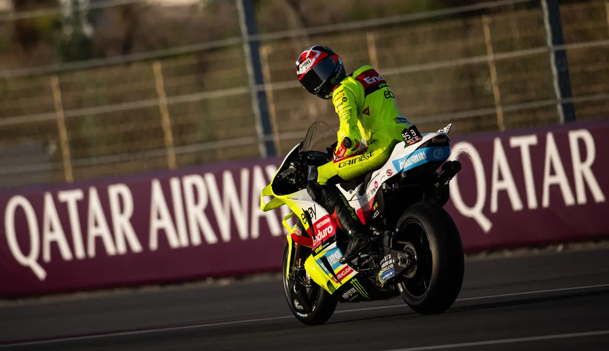 Pembalap Pertamina Enduro VR46 Fabio Di Giannatonio saat menjalani tes pramusim MotoGP 2024 di Sirkuit Internasional Lusail, Doha, Qatar, Selasa (20/2/2024) waktu setempat.  (Dok. Tim Balap Pertamina Enduro VR46)