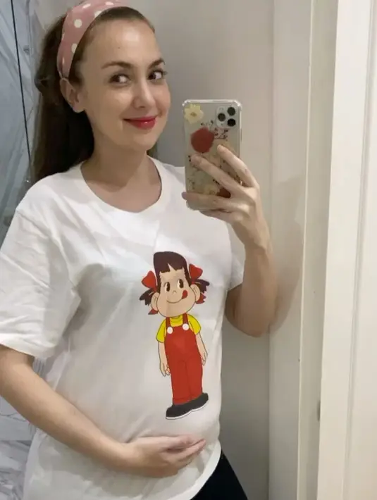 Rianti Cartwright (Instagram/riantic)