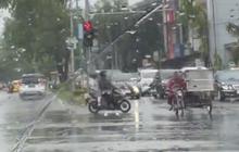 Viral Momen Orang Bandung Kaget Lihat Lalu Lintas di Medan, Pengendara Santai Terobos Lampu Merah