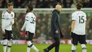 Rentetan hasil positif Manchester United di bawah manajer Erik ten Hag akhirnya terputus dengan kekalahan telak 0-7 dari Liverpool pada laga lanjutan Liga Inggris 2022/2023, Minggu (5/3/2023) di Anfield Stadium. Tak puas dengan penampilan anak buahnya, juru taktik asal Belanda itu pun sempat melontarkan 3 ancaman kepada para pemainnya di ruang ganti usai laga tersebut. Apa saja isi ancaman tersebut? Simak urainnya berikut ini. (AP Photo/Jon Super)