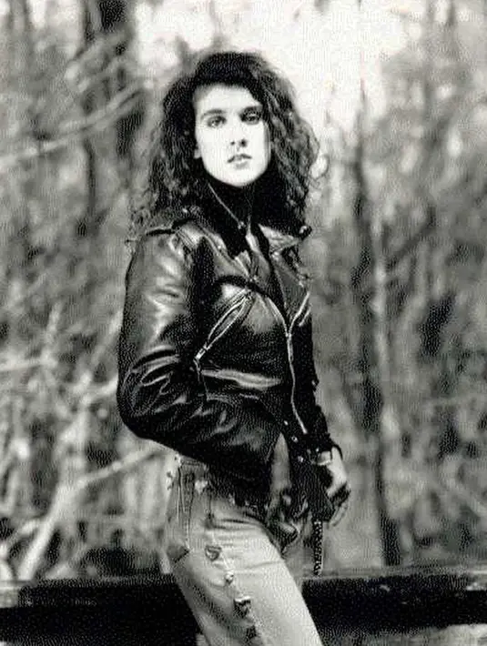 Sedari muda, Celine Dion memang memiliki paras cantik yang tak lekang oleh waktu [@celinedion]