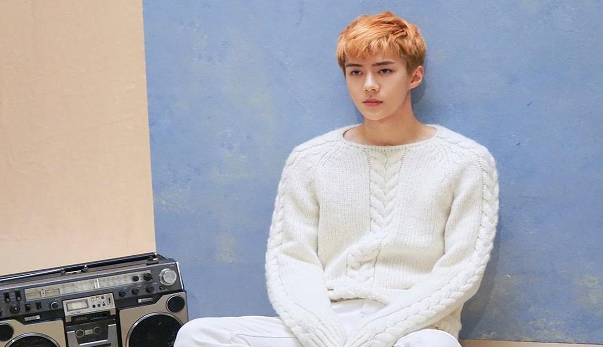 FOTO: Gaya Keren Sehun EXO dengan Berbagai Warna Rambut 