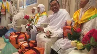 Rombongan jemaah calon haji asal Medan saat tiba di hotel. (Liputan6.com/Taufiqurrohman)