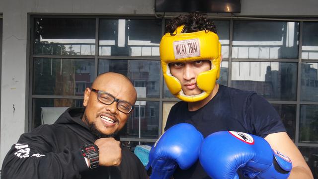 Pelatih Muay Thai Fight Club Pekanbaru, Tony Roy, dan Petarung Yudha Prawira Rendra