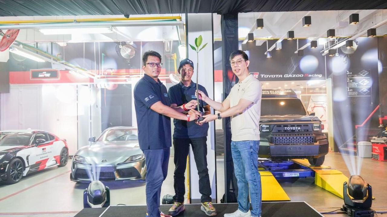 “Kampanye IT’S TIME FOR EVERYONE, komitmen TOC, GR Enthusiast dan xEV & CN Community berjalan satu visi dengan Toyota, supaya tujuan netralitas karbon disampaikan pesannya, berjalan lebih efektif, dan berkelanjutan.”