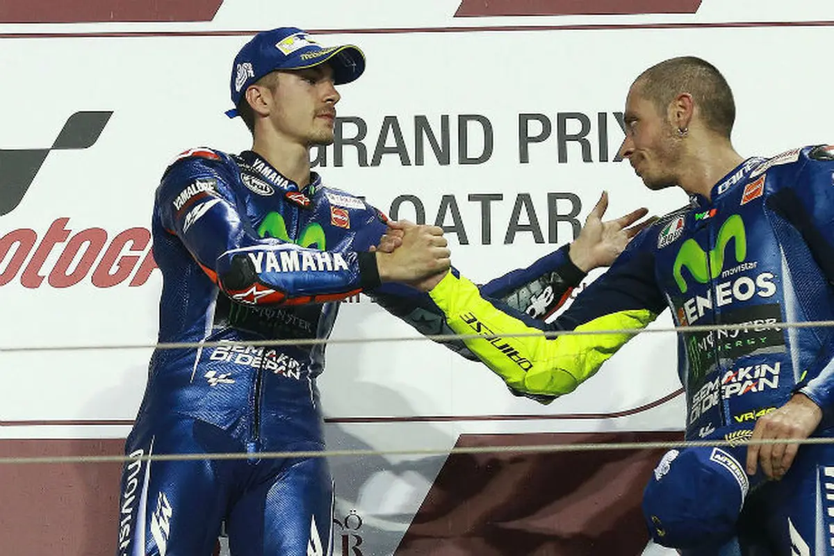 Maverick Vinales (kiri) dan Valentino Rossi (kanan), MotoGP