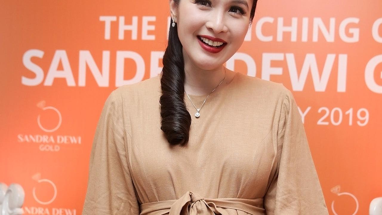 Sandra Dewi_peluncuran Sandra Dewi Gold_di The Edge Bistro & Mojito Bar_Kemang Icon_jakarta