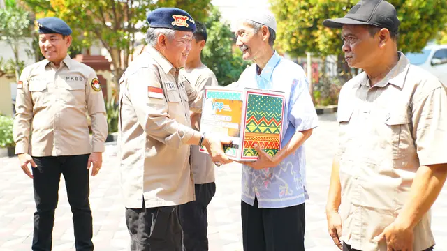 Rayakan HUT ke-8, PKBB dan YPP SCTV - Indosiar Gelar Bakti Sosial