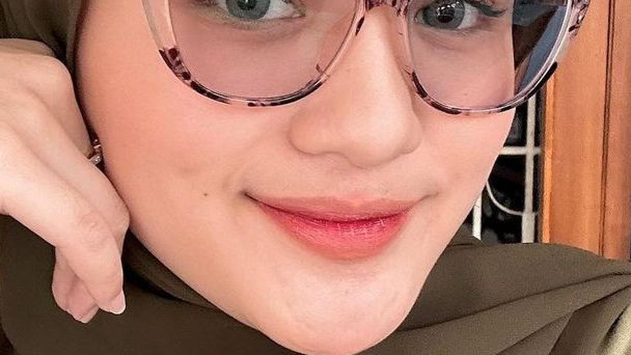 Kacamata Cat Eye yang Menjadi Pilihan Utama Banyak Wanita