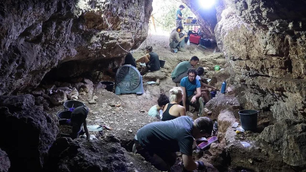 Arkeolog Temukan Pemakaman Tertua di Dunia Berusia 100.000 Tahun, Jasad Manusia Purba Dirias dan Dibaringkan Seperti Janin