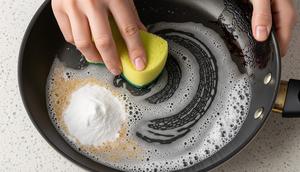 Treatment Khusus Wajan Anti Lengket (Teflon). Foto: Gemini