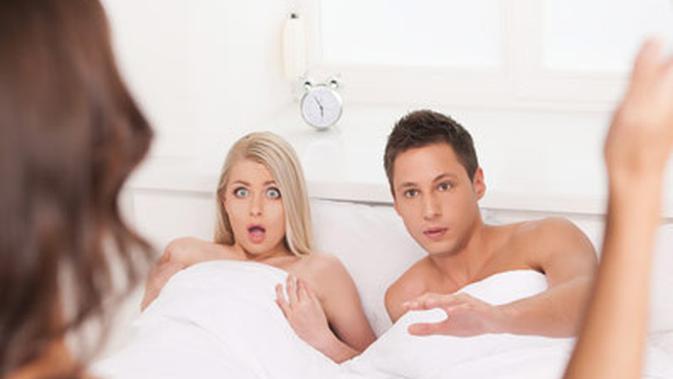 Kisah Cinta Nyata: Tangkap Basah Pasangan Bercinta dengan 