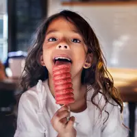 Feeding rules membangun hubungan antara anak dan makanan. (Foto: Unsplash/Patricia Prudente)